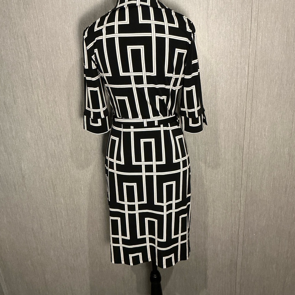 White House Black Market Chic Black and White Geometric Dress Size 2 - Picture 7 of 12